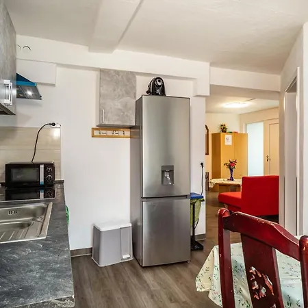 Nguyen Und Le Apartment