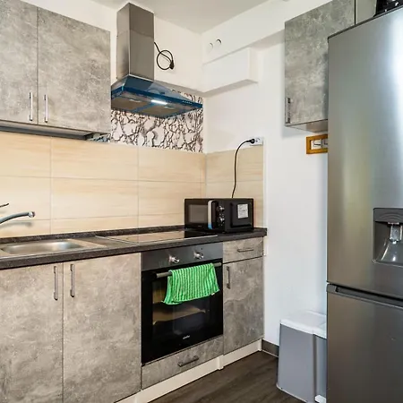 Nguyen Und Le * Neukirch (Tubingen)