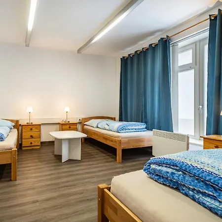 Nguyen Und Le Apartment